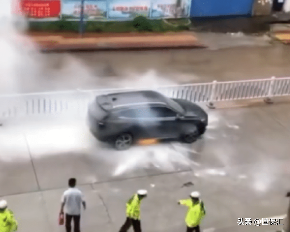 每天都有自燃？新能源汽车这样买保险才安心