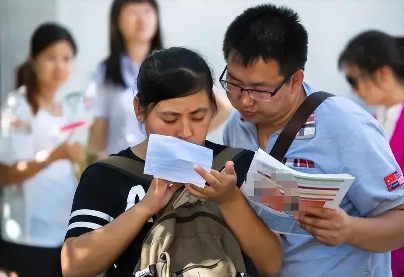 2022本科“红牌专业”出炉，就业率亮起红灯，家有考生要慎重