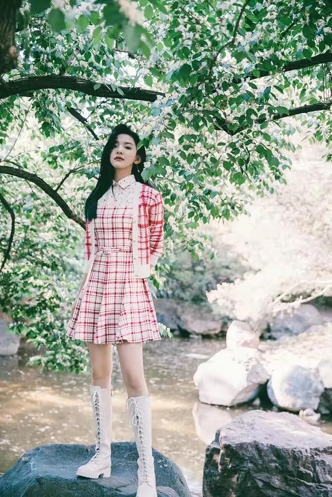 谁说格子套装土气？穿对了时尚大气，穿错了确实土掉渣