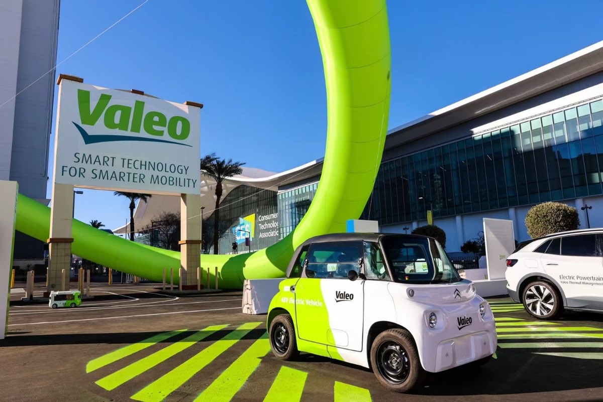CES 2022 | 奔驰纯电旗舰EQS电驱动和热管理，法雷奥包揽了