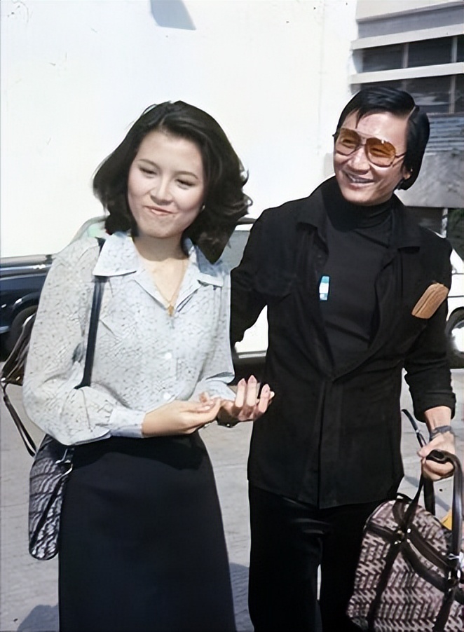 离婚27年，狄波拉和谢贤的人生状况，有何不同？