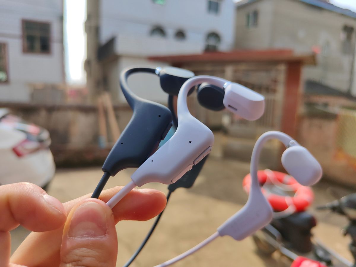 比无线蓝牙耳机，还便宜的黑科技耳机，sanag两款耳机如何选？