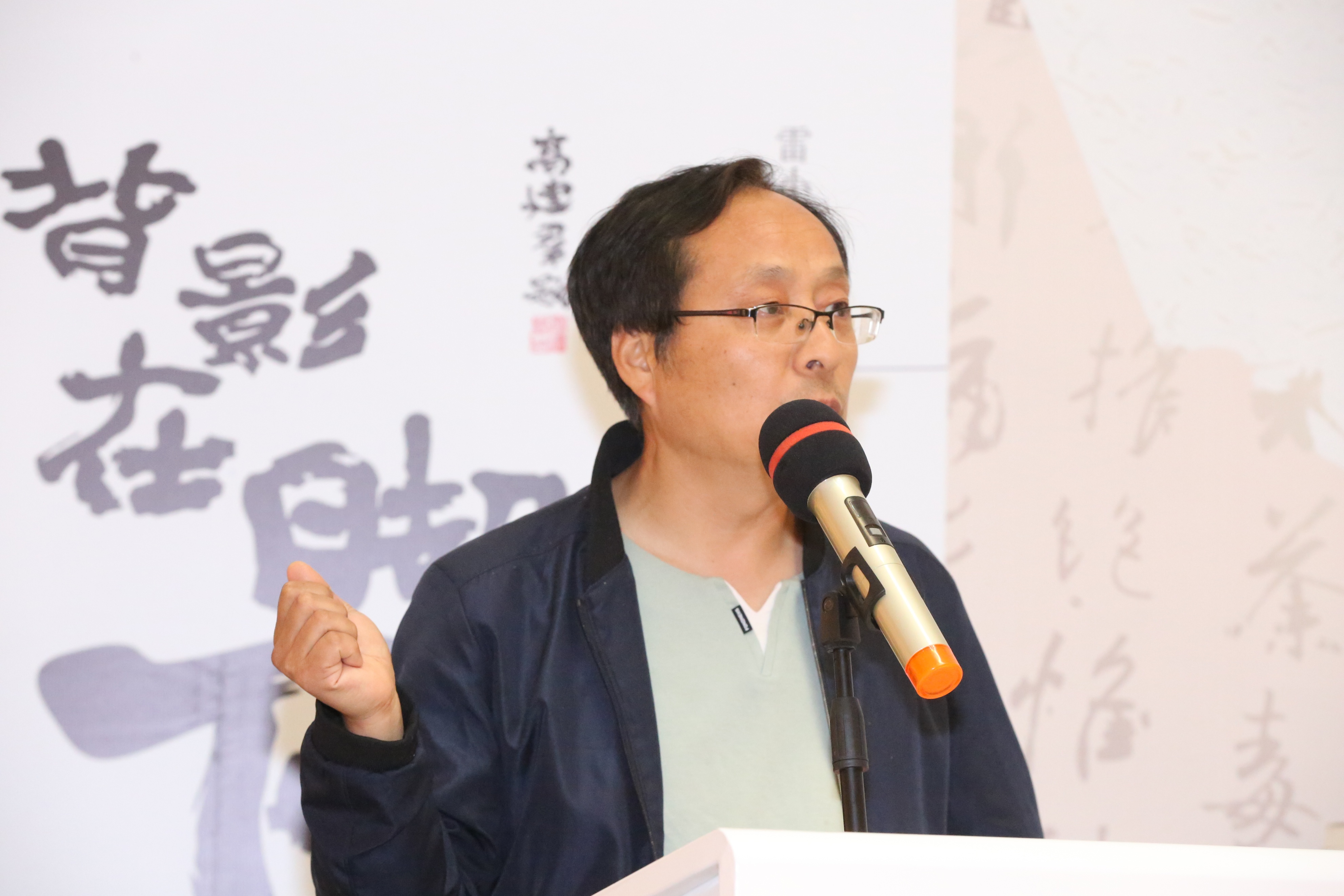 ��С�쳤ƪС˵����Ӱ�ڽ��¡�������̸���ڰ�����Ǿٰ�