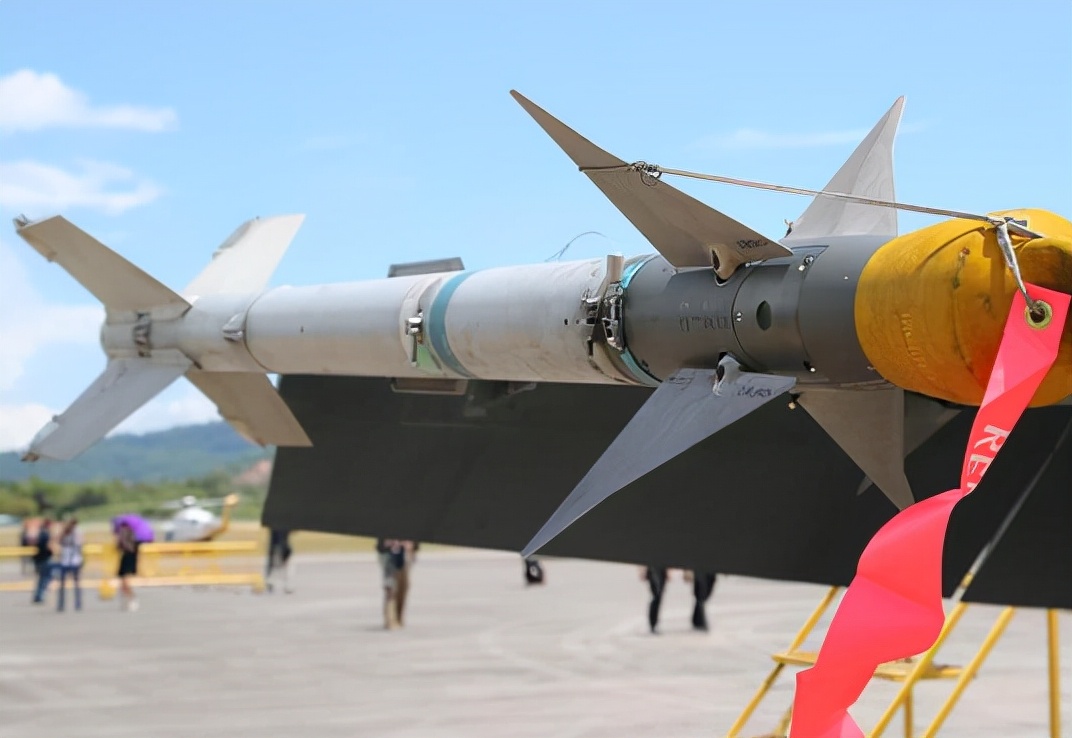 ����ֱ��˸����У������ͼ�15�ع�6��Ľ����ֲ�8��ǰ����ź�