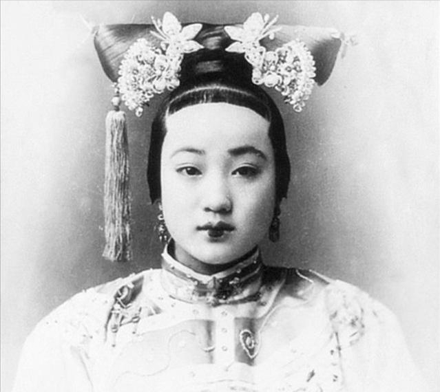 珍妃打捞出来的样子（光绪独爱的珍妃被慈禧扔井里淹死）