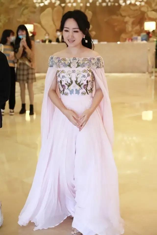 一代歌后杨钰莹