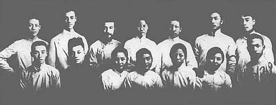 周总理坚持让弟弟提前退休，多年后侄女坦露：也为给奶奶有个交代