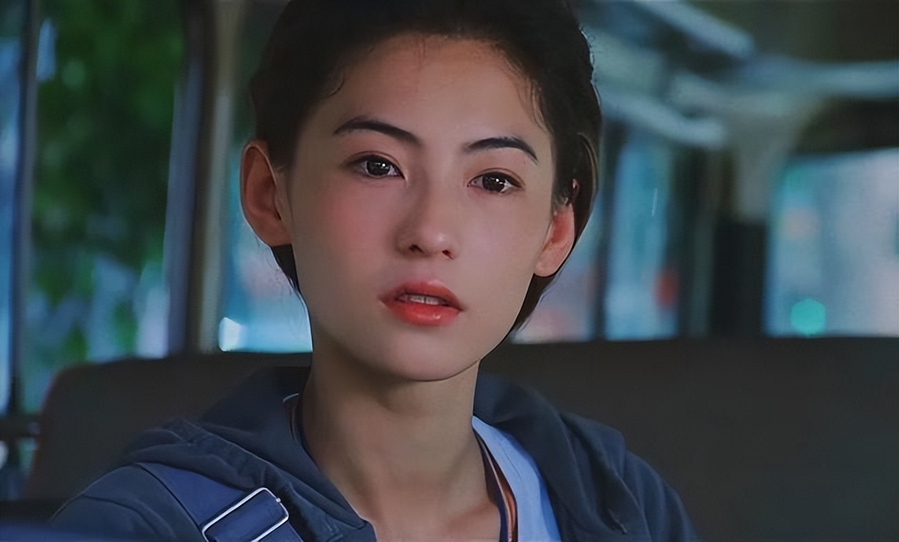 同样是演护士，把朱茵，张柏芝，赵丽颖放在一起，差别就出来了