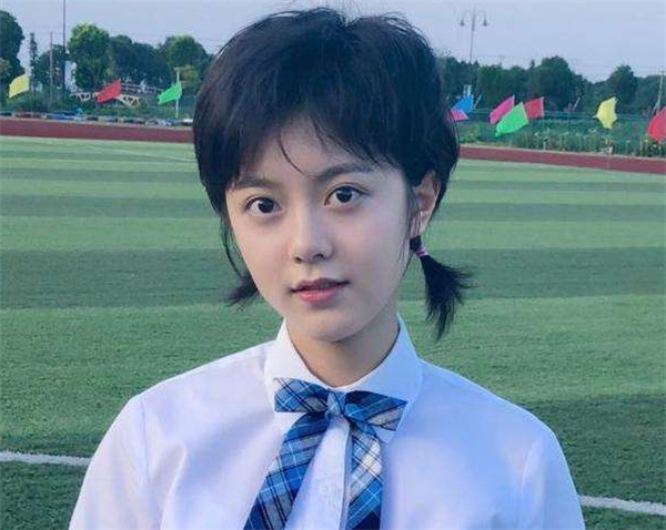 “双料学霸”赵今麦笔记曝光，高中三年拍戏9部，专业课成绩97.8