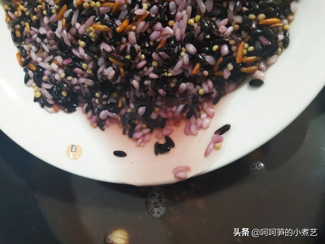 腊八到，香浓黏稠的腊八粥，温暖又治愈，甜党咸党你是哪一党？