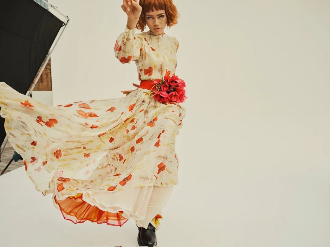 “被穿坏”的百万美金古董裙，到底是谁的错？