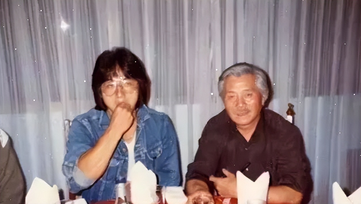 2007年成龙和亲哥安徽相认，对方一贫如洗，他有没有帮帮哥哥们