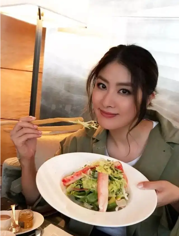 豪门千金陈慧琳：向华强对她礼让三分，低调做慈善的女版古天乐