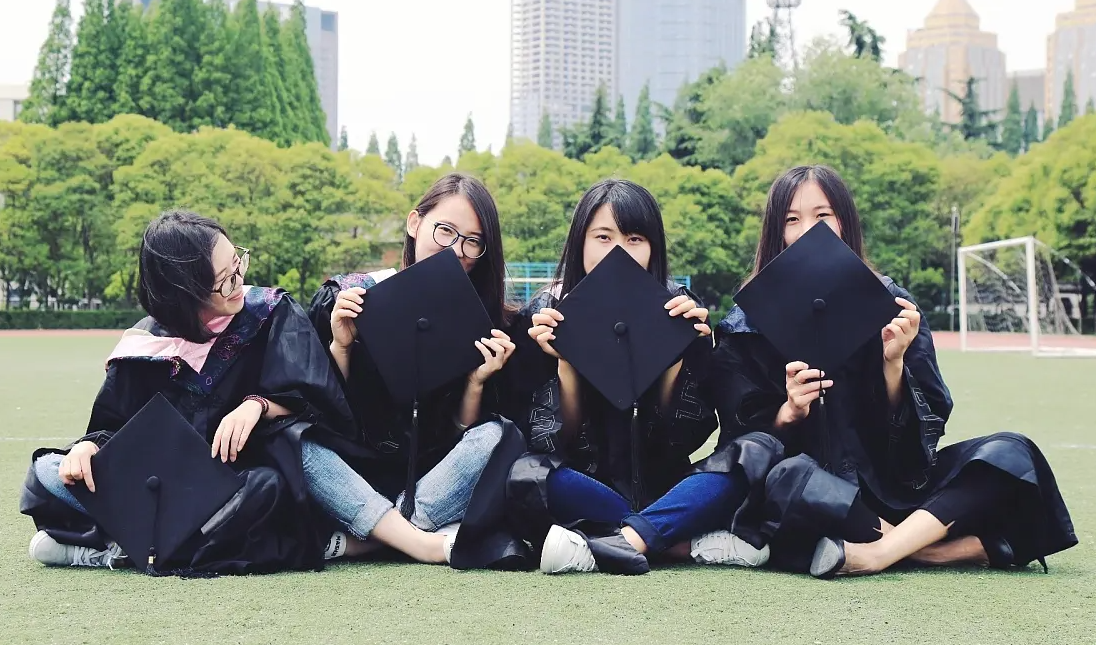 10位明星高考血泪史：李安差0.6分落榜，王志文高考前出车祸