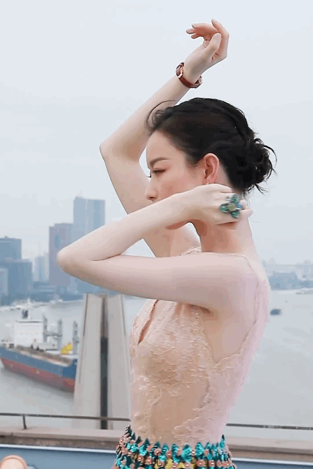 倪妮万种风情写真集