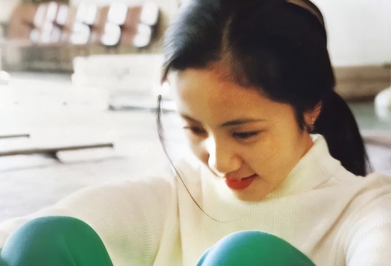 孙莉：18岁就跟了黄磊，三胎生了儿子后，她为何又选择复出？