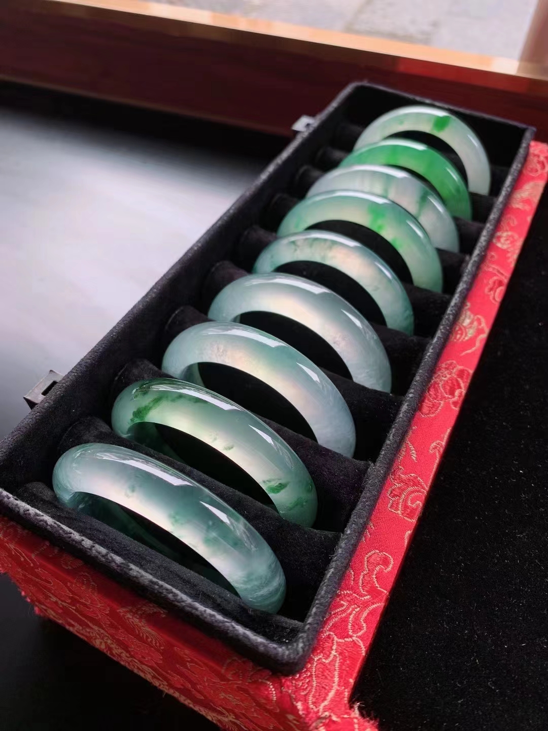 天然翡翠值钱吗？为什么说穷就别买翡翠