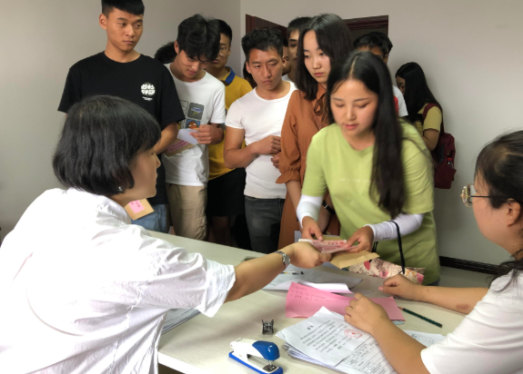 上了大学后才发现，原来贫困生也能“隐性”，仅从外表根本看不出