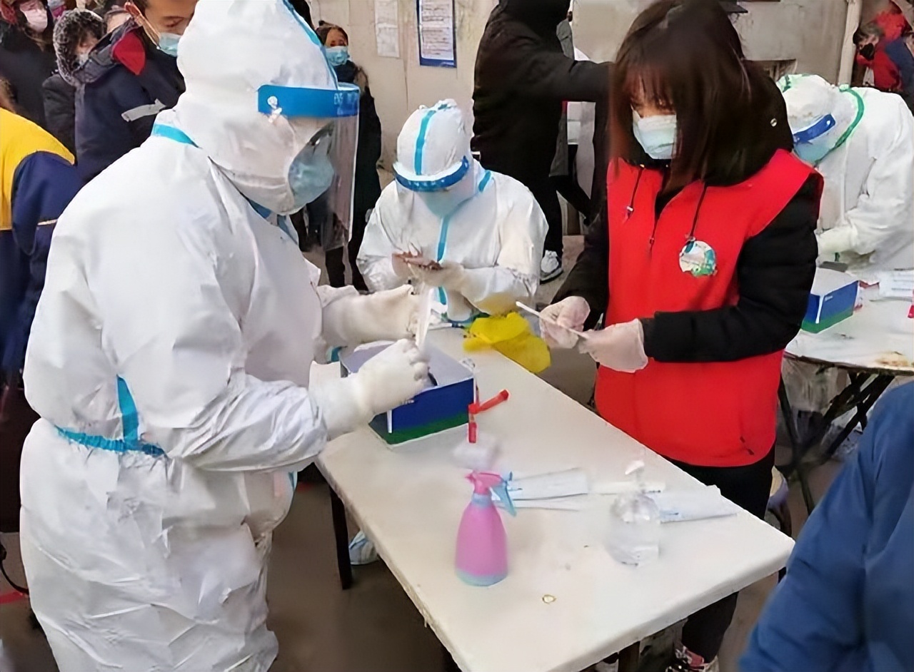 北京有多名大学生感染，一学校调整为中风险区，家长感到心情复杂