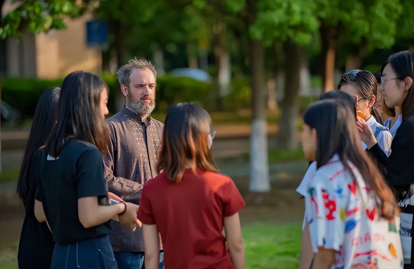 上海外国语大学：广发英雄帖，诚邀有志青年！来佘山之巅，与群英论剑！