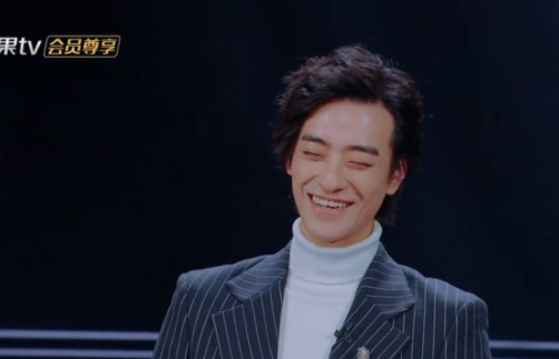 凹凸不平崎岖脸大PK！活久见，鞋拔子见了都有优越感