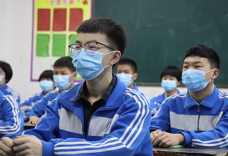 学生时代，你都做过哪些一举成名全校皆知的事？第二个堪称经典