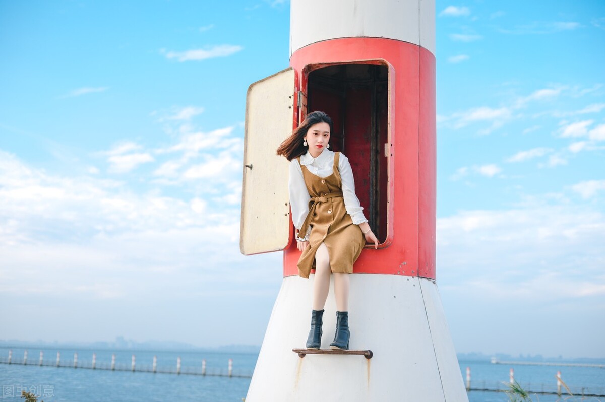 故事：和男神交往半年，发现我是他初恋的替身，我选择了离开