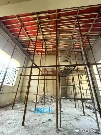 绿地中南漫悦湾:业主想回家 还要开证明?