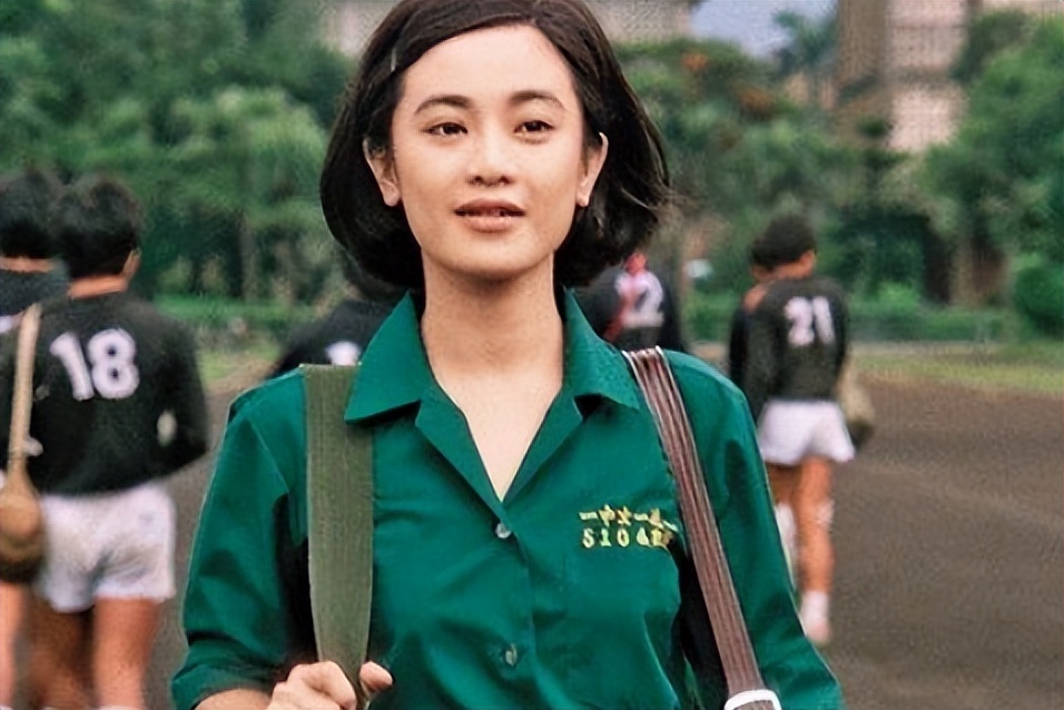 李宗盛叫他大哥，唱歌跑调公鸭嗓却被称为乐坛大佬，罗大佑凭什么