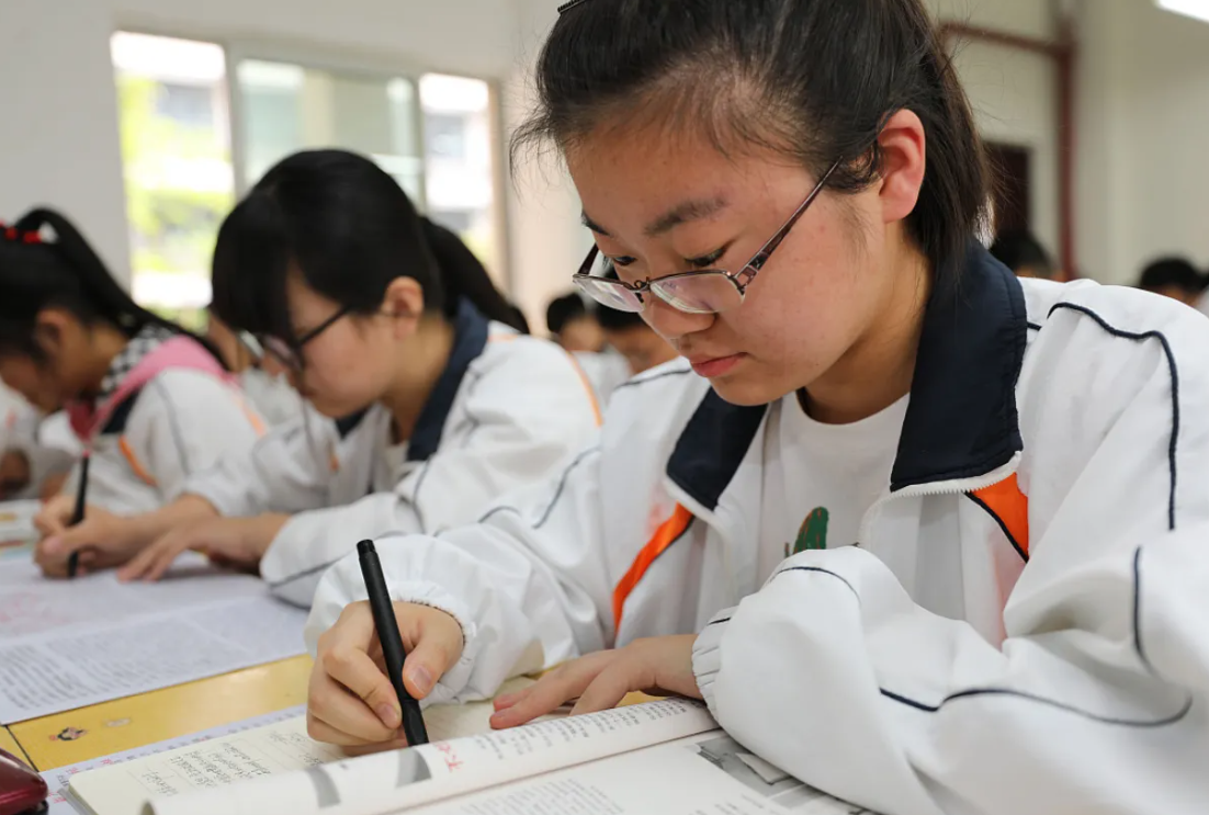 高考成绩VS模拟成绩，两者之间相差多少？答案可能与你想得不一样