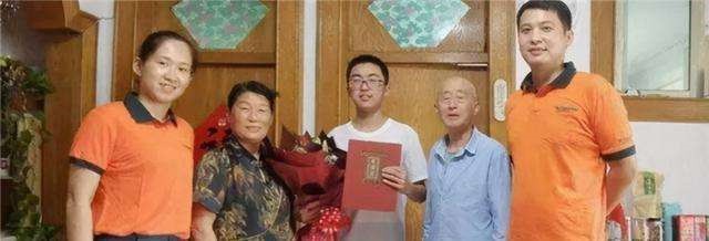 何润琪：带着妈妈遗照上清华，这个湖南文科状元的故事让人唏嘘