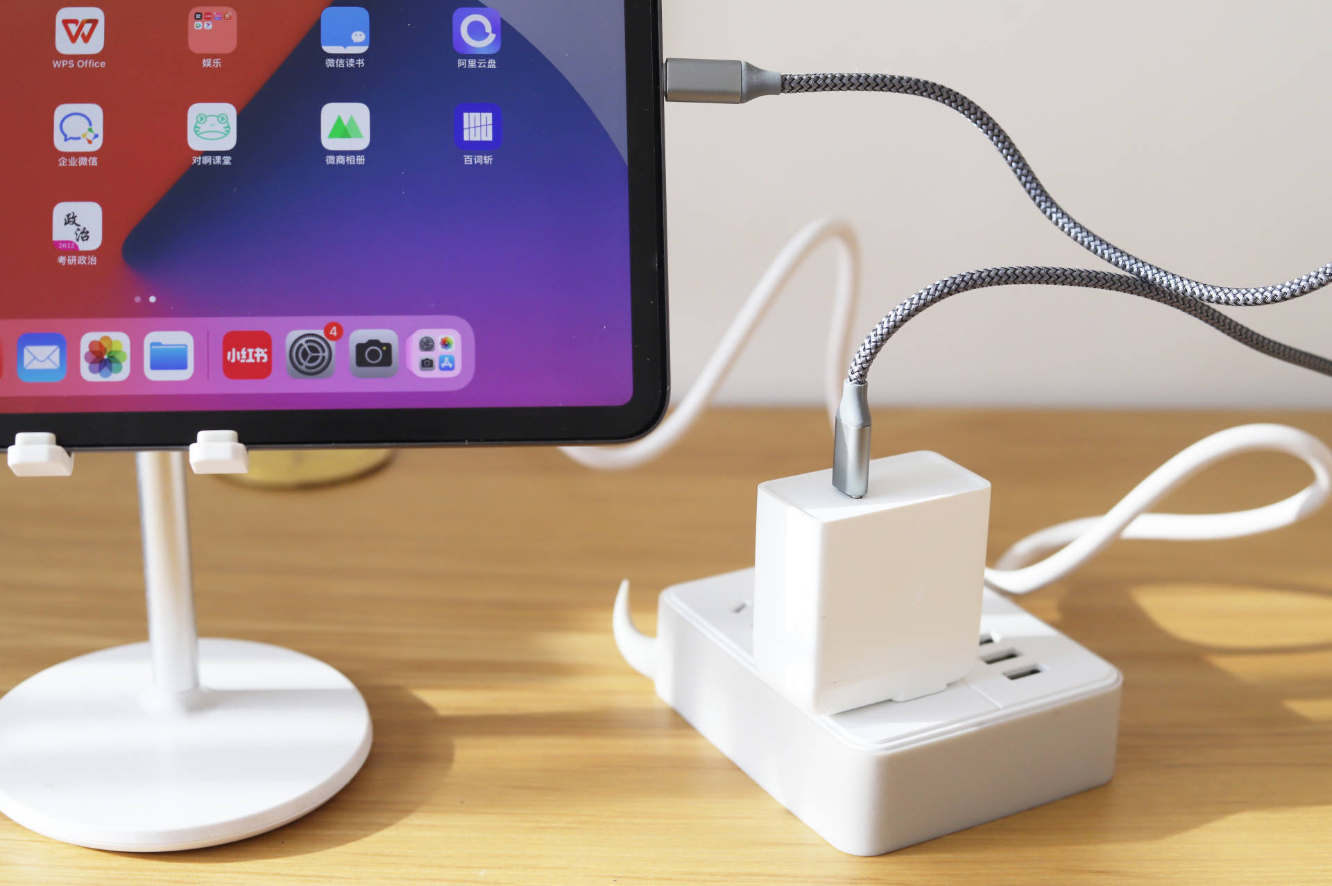 aigo 65W PD充电头深度体验：从笔记本到TWS耳机这一个充电头就够了