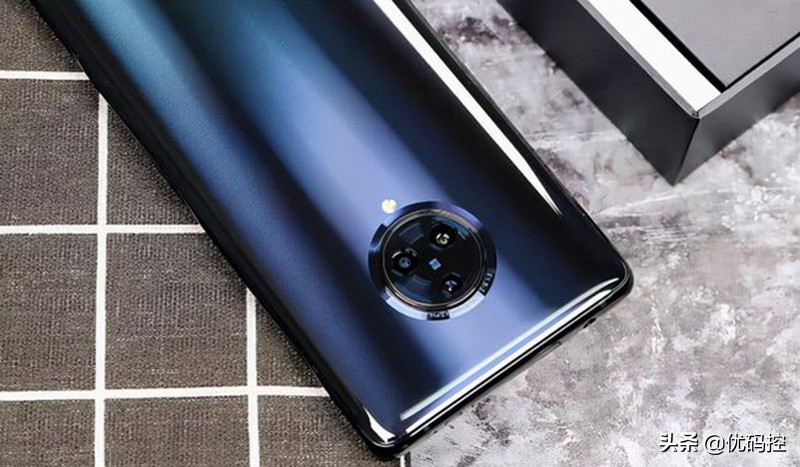 三大品牌新品对决，vivo、华为、iphone都有哪些改变
