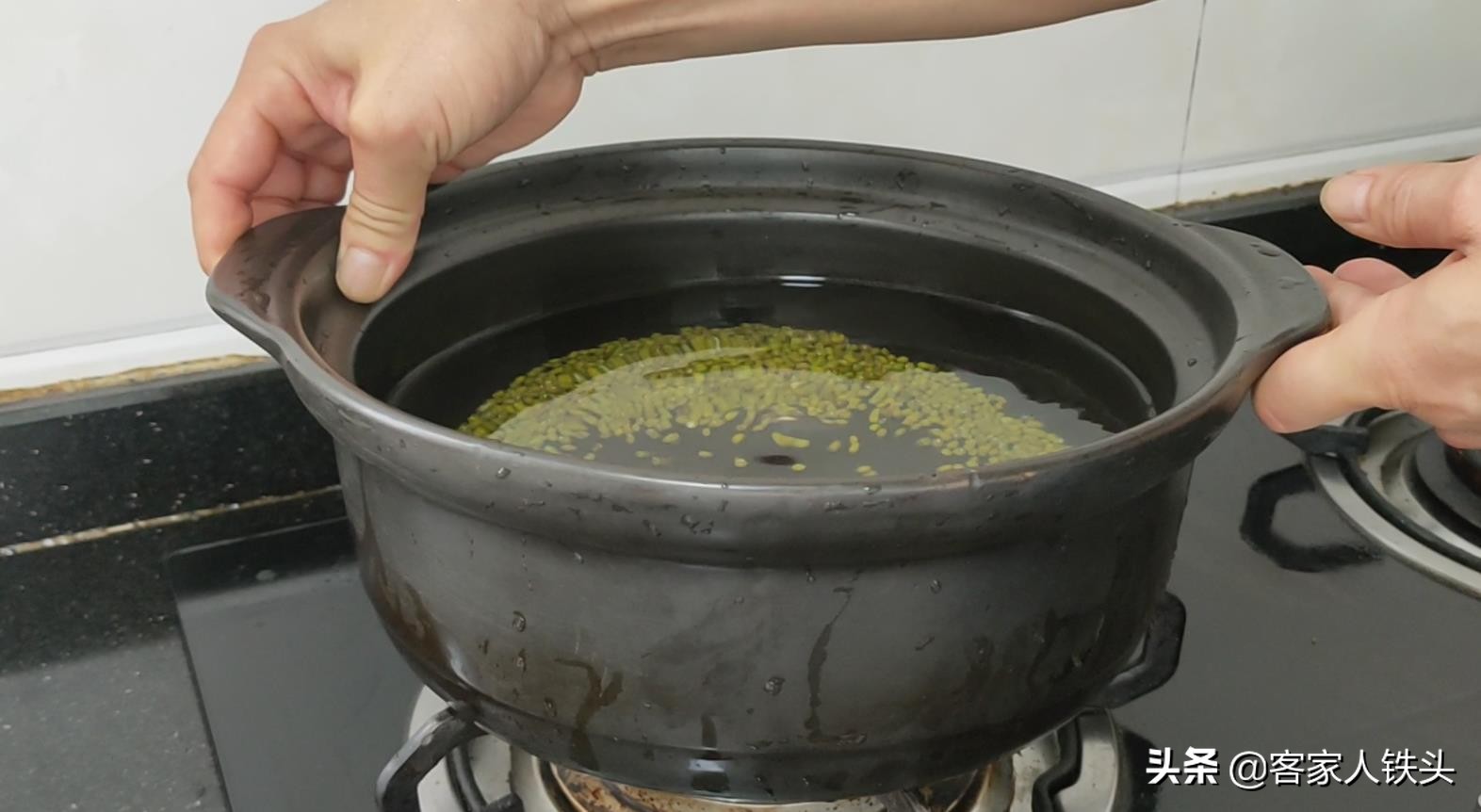 夏季喝汤？广东人最讲究，手把手教你一锅解暑靓汤，营养好喝简单