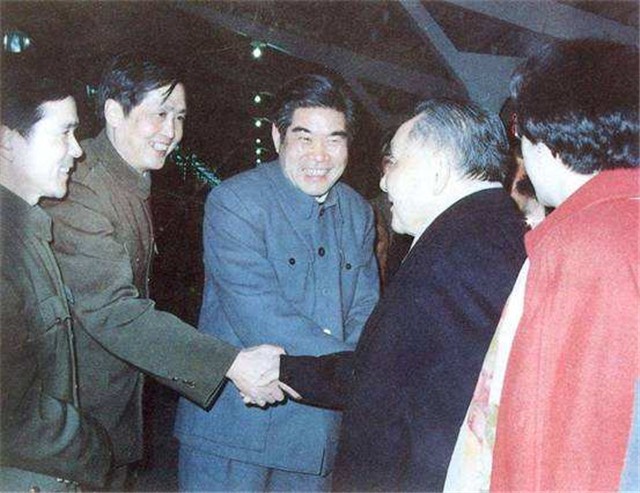 历史会证明一切：毛主席的十个没有，邓小平的十个如果