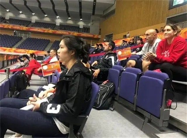 中国女排徐云丽(女排副攻徐云丽：母亲