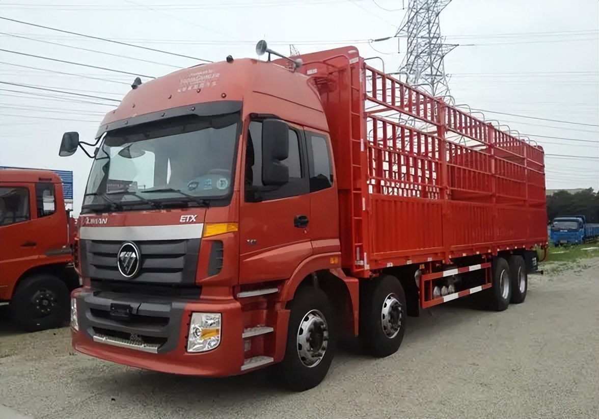 按軸收費(fèi)標(biāo)準(zhǔn)下，三軸半掛車和二軸半掛車哪種更合適？