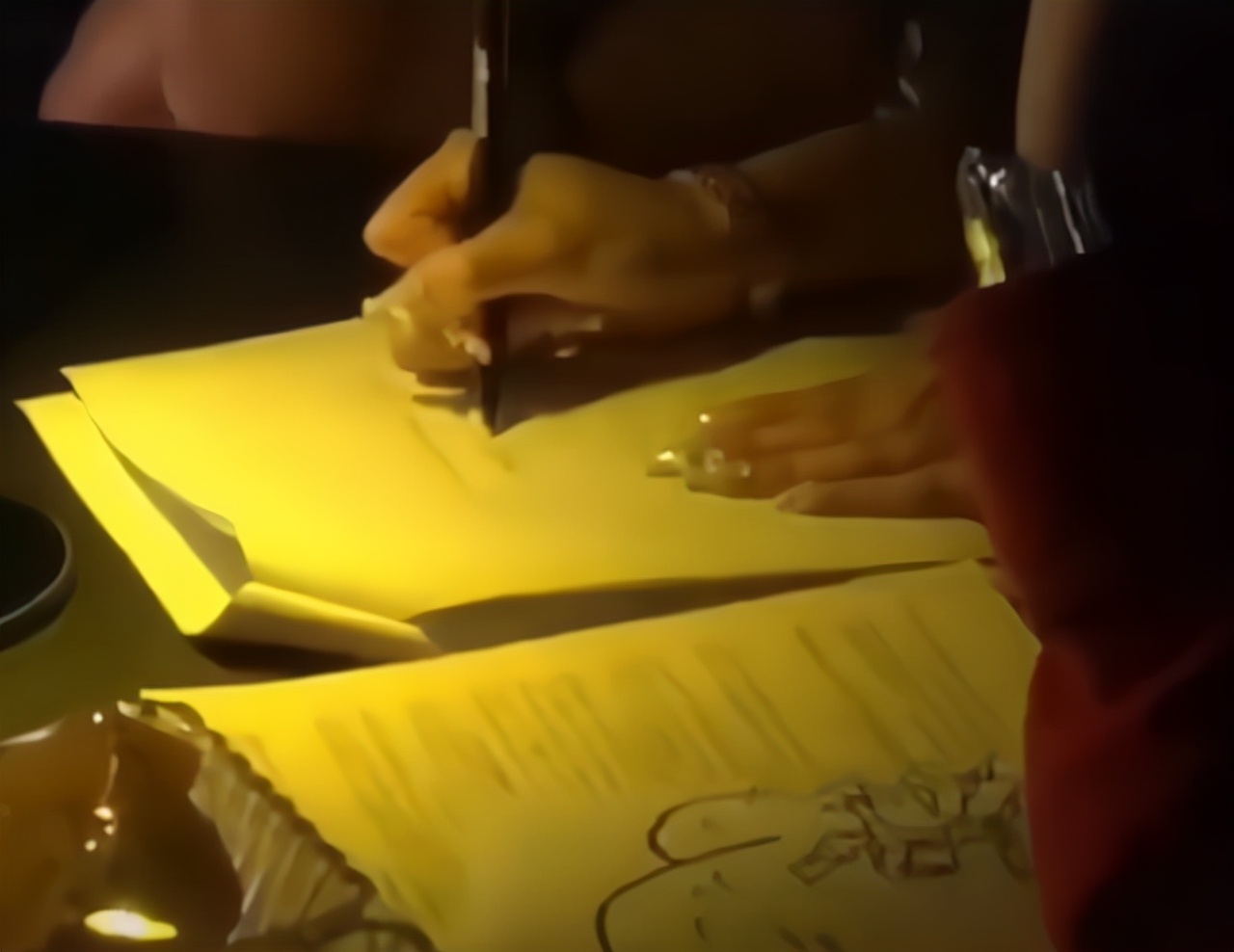 高三学生带着试卷去“酒吧”，蹦迪学习两不误？评论区乱作一团