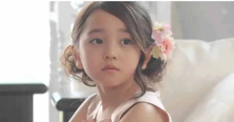 “国民女儿”到圆脸大姐？这4位童星“长残”，长大前后判若两人