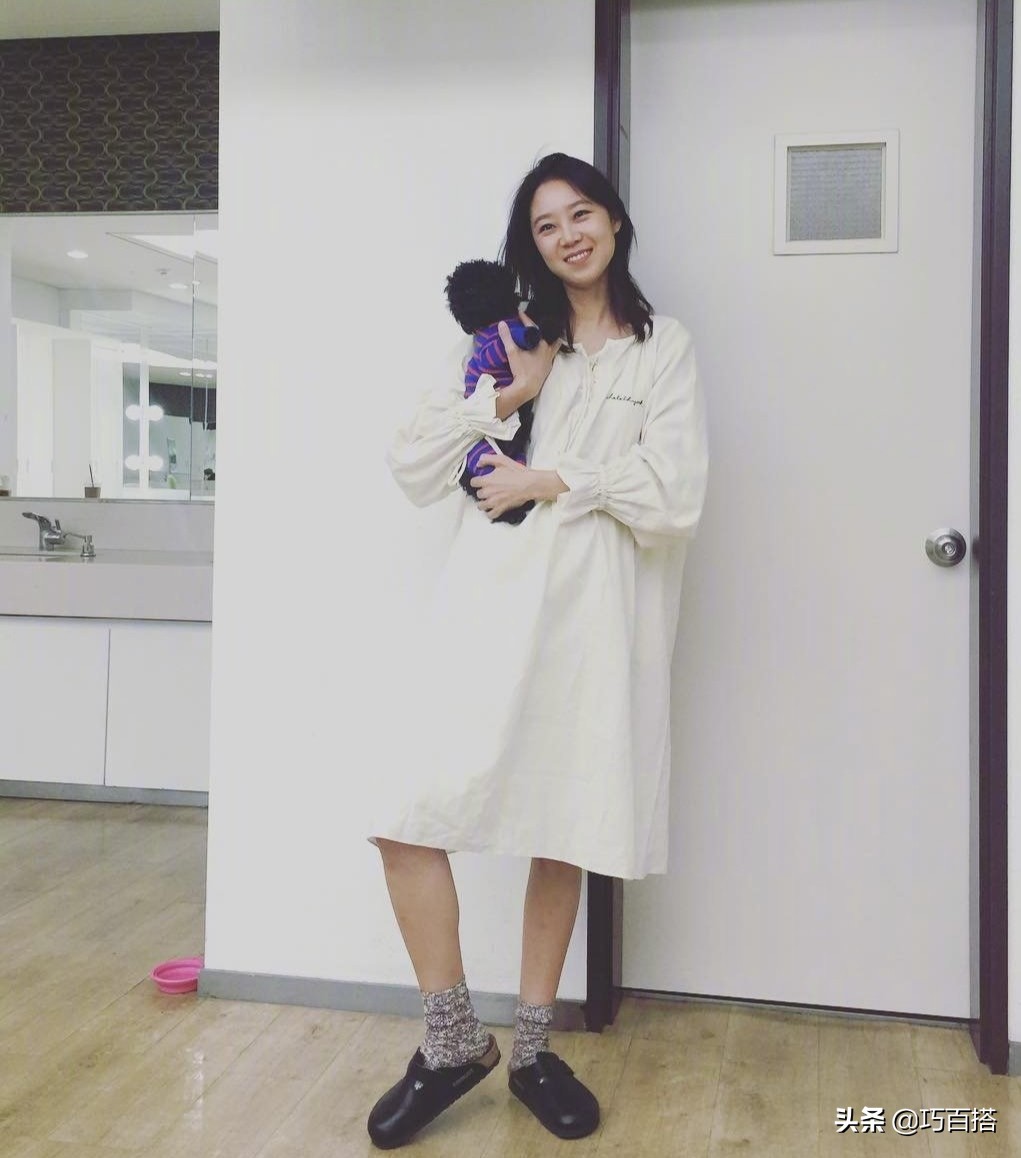 孔孝真这波操作属实赢“麻”了！私服穿搭慵懒随性，一点不显老