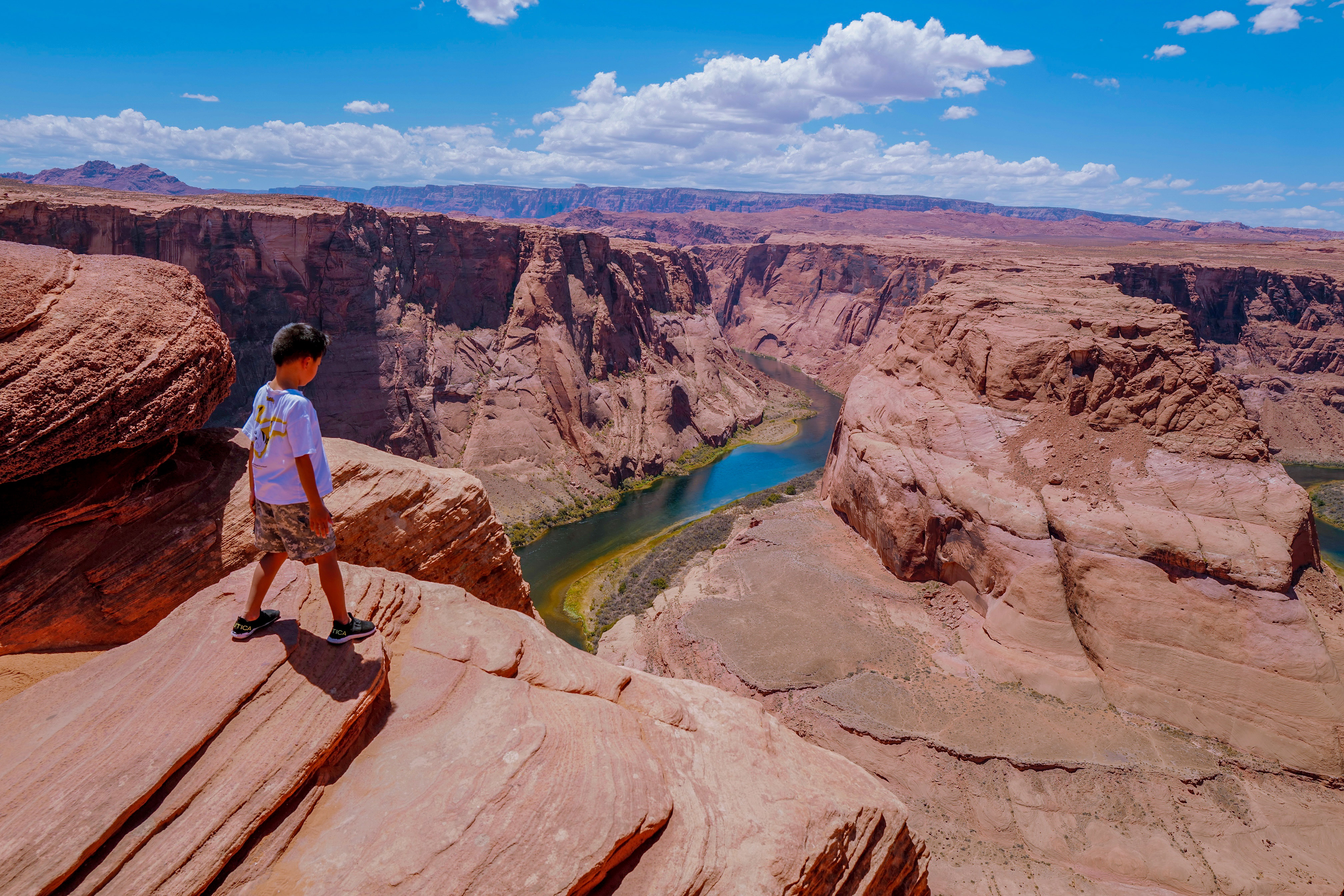 美国网红景点马蹄湾,科罗拉多河u型湾,高空俯瞰太震撼了