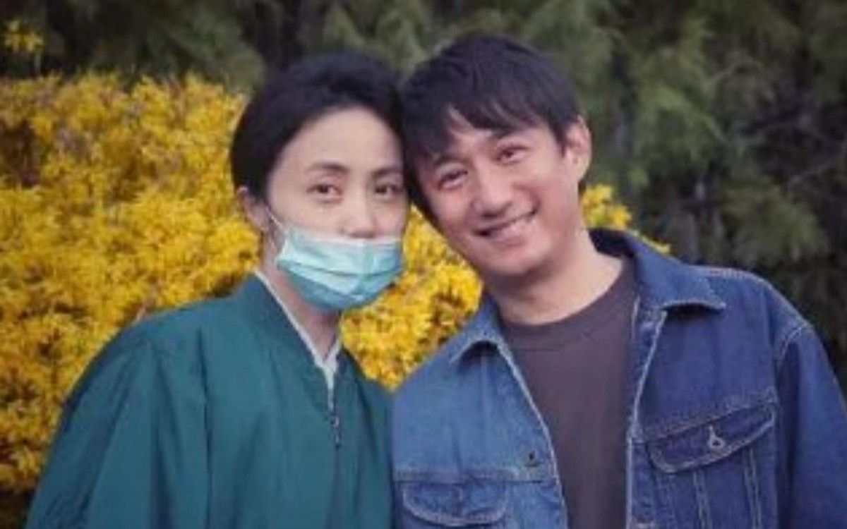 6位娱圈明星夫妻，从校服到婚纱，个个娶初恋，在一起最长40年
