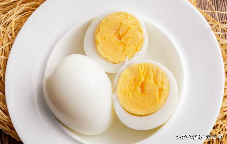 红枣煲鸡蛋有什么用(暖心早餐，红枣煲鸡蛋补养无限)