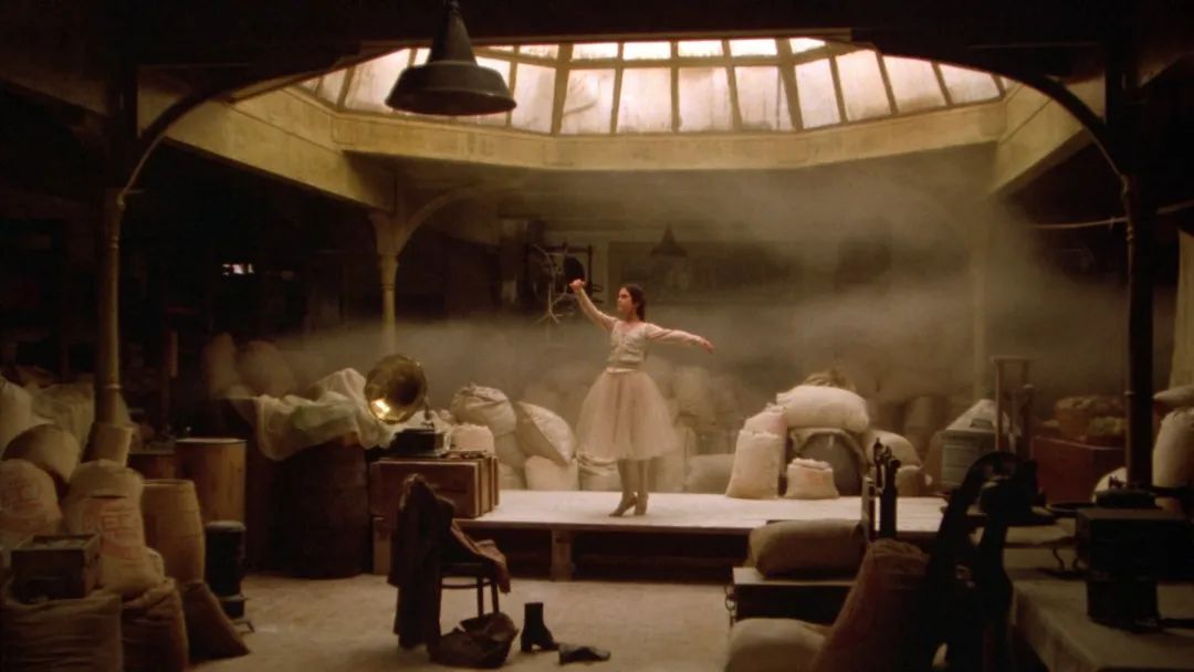 12岁时就是“神颜”，如今51岁的她依然惊艳银幕