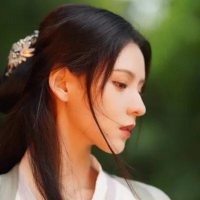 张予曦：青春靓丽，唯美灵动，温婉迷人