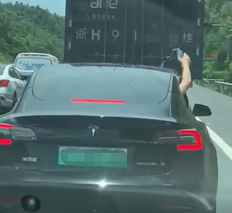 全景天幕成为新能源汽车标配 这背后都有什么秘密？