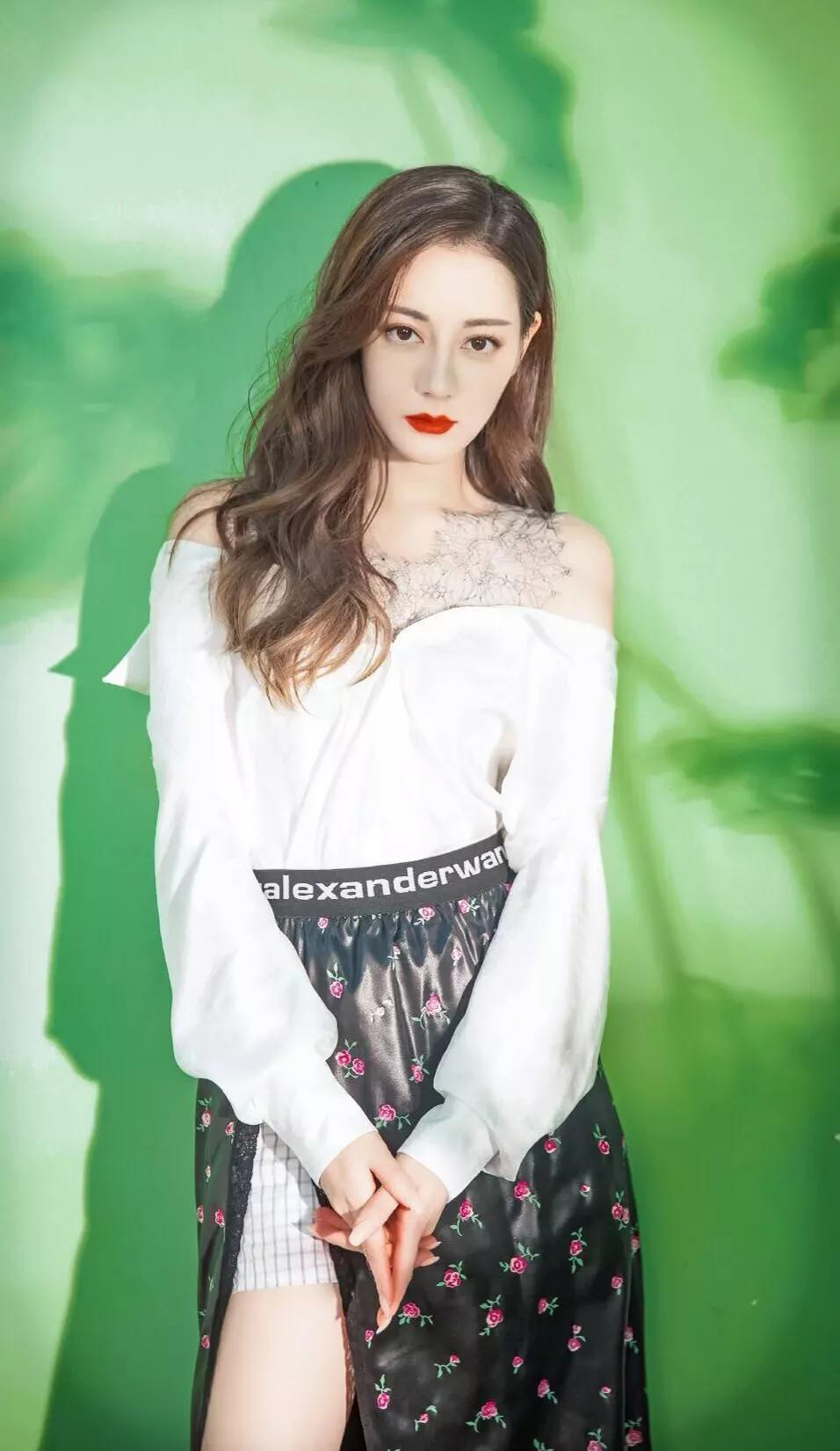 一代俏佳人：迪尼热巴，未成名前和成名后的颜值大比拼