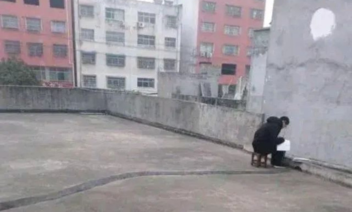 “屋顶男孩”全杰通：在寒风中蹭网学习，高考“666”逆天改命