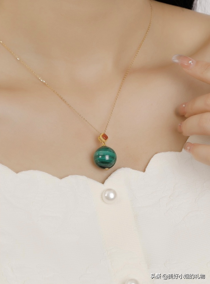 母亲节礼物系列I 细数我私藏的宝藏首饰，千元不到让妈妈闪耀起来