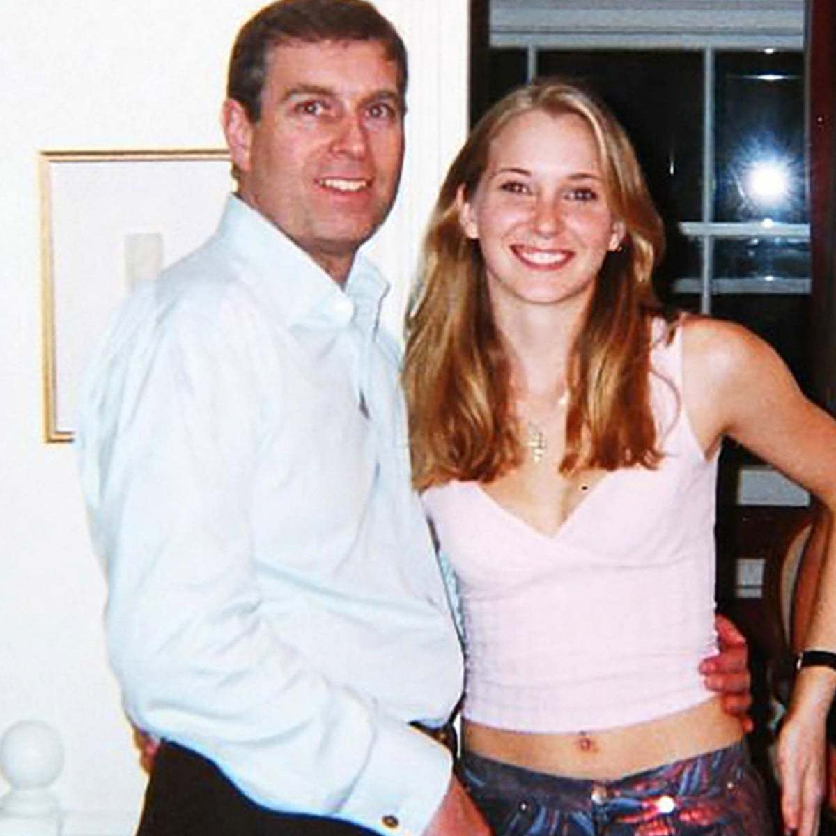 英王室彻底撕裂？女王私下花钱资助性虐待王子，查尔斯暴怒